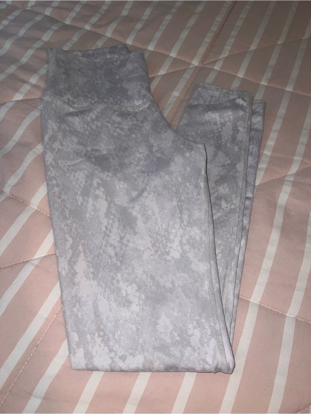 Alo Yoga High Waist Gray Python-Snakeskin Print Airbrush Leggings Size S